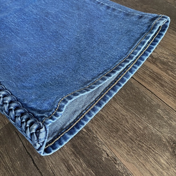 Old Navy Extra-High Waisted Braided Wide-Leg Jeans Medium Wash NWOT - Picture 9 of 12